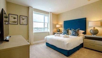 Apartment in Canary Wharf - View 2