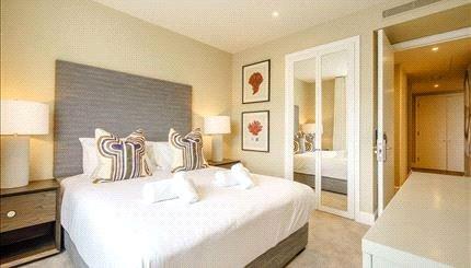 Apartment in Canary Wharf - View 3