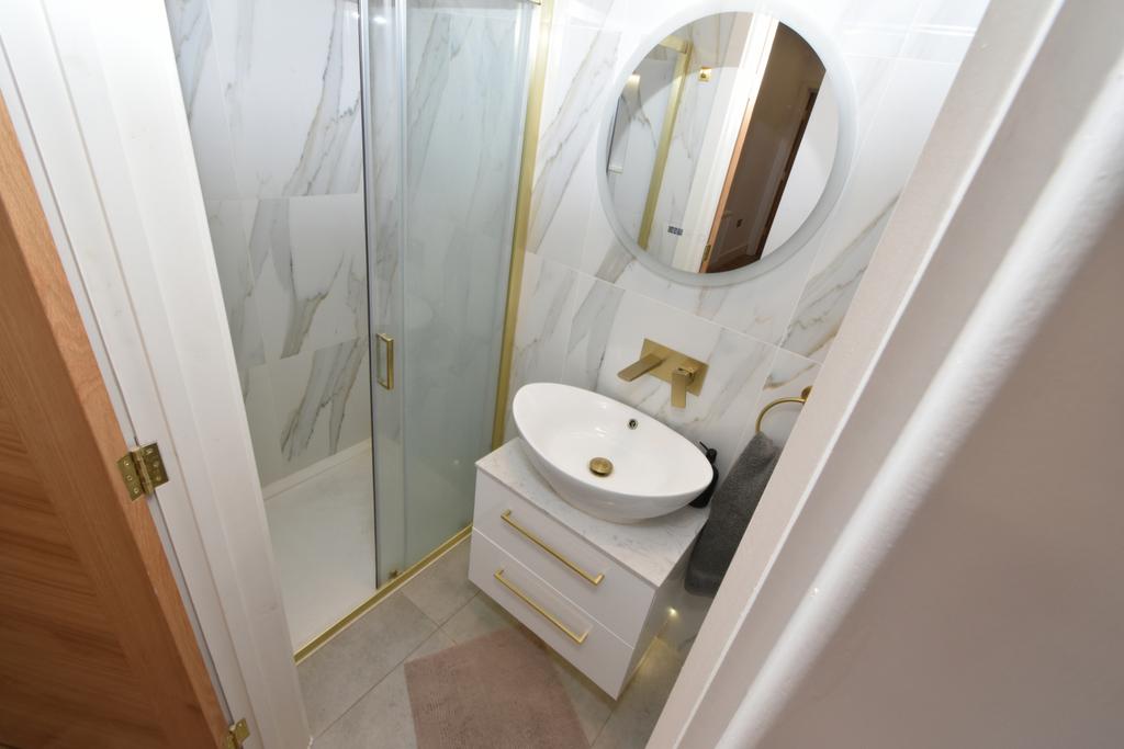 Apartment in HARROW - View 3