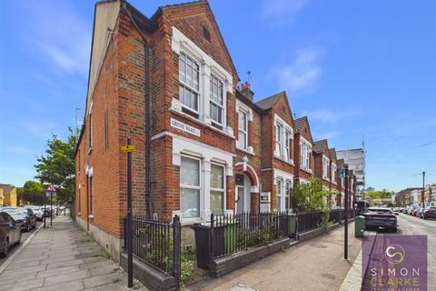 2 bedroom flat to rent, Grove Road, South Tottenham, N15