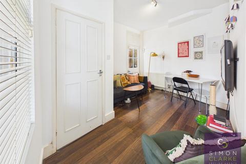 2 bedroom flat to rent, Grove Road, South Tottenham, N15