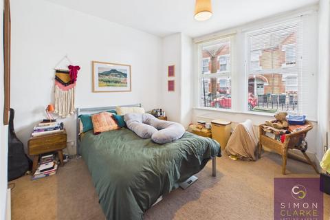 2 bedroom flat to rent, Grove Road, South Tottenham, N15
