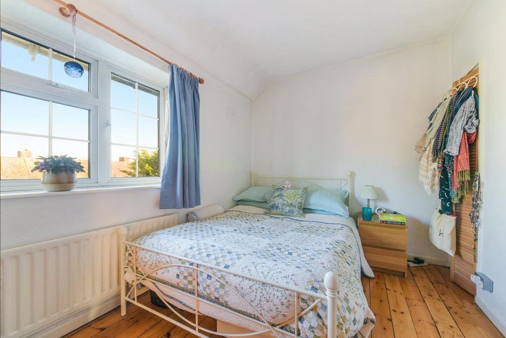 House in London - View 3