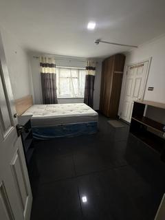 1 bedroom bedsit to rent, Lichfield Road, Hounslow TW4