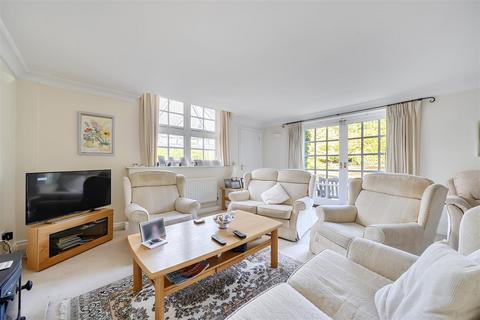 3 bedroom mews for sale, High Road, Chipstead