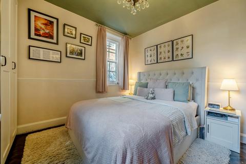 2 bedroom flat for sale, Moodkee Street, Canada Water, London, SE16