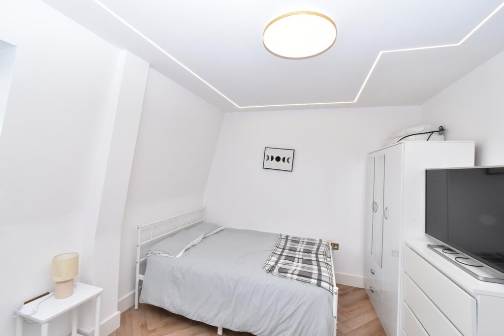 Apartment in HARROW - View 3