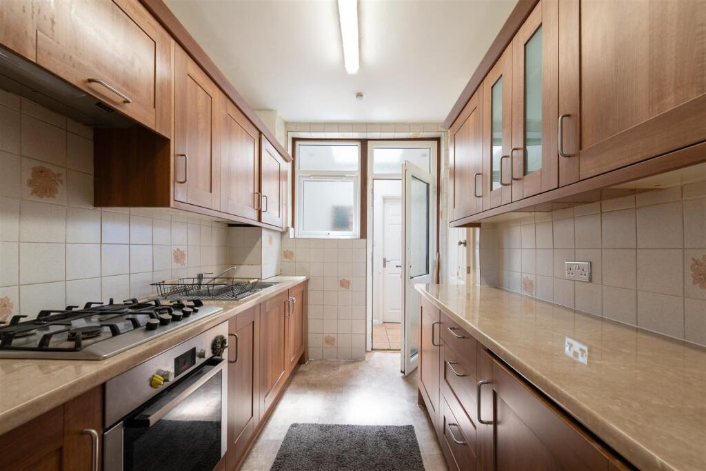 House in London - View 3