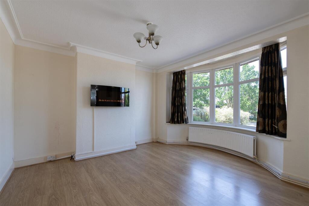House in London - View 5
