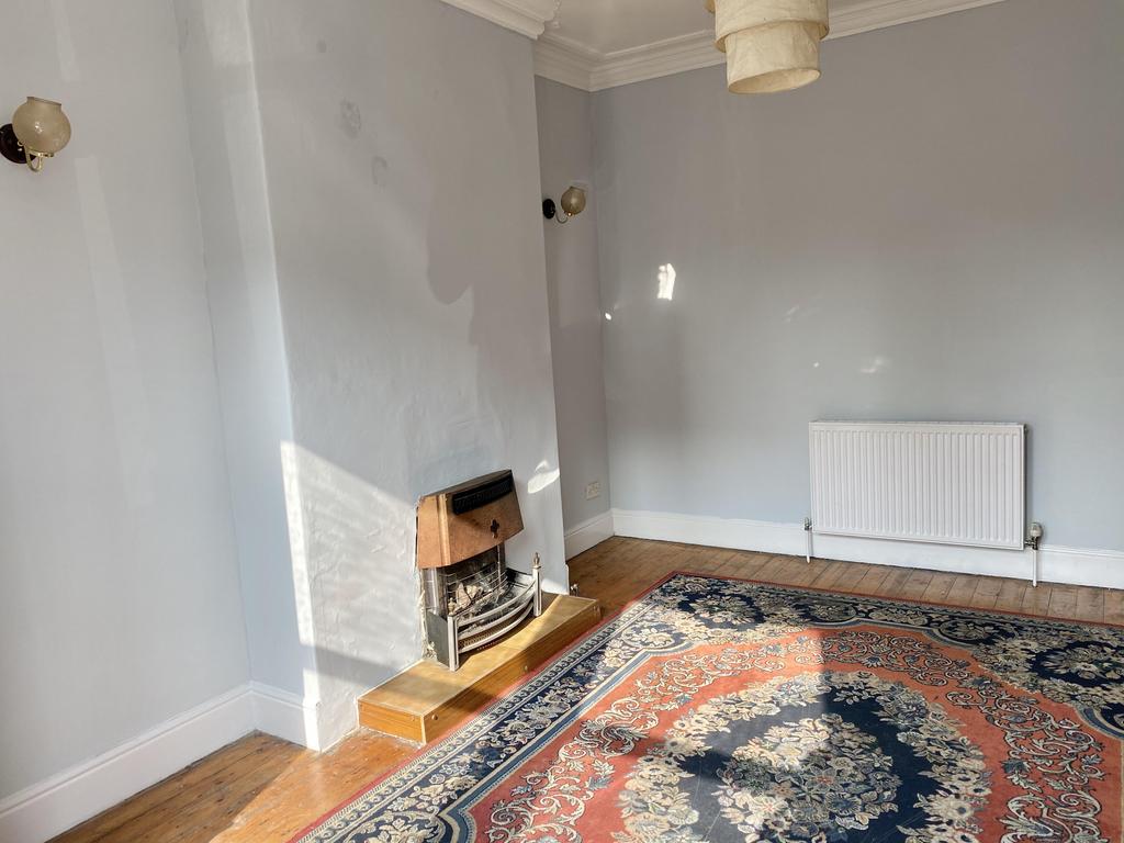 House in Leeds, West Yorkshire - View 3