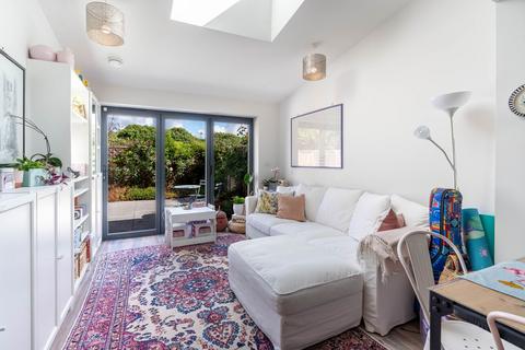 2 bedroom flat for sale, Maitland Avenue, Cambridge, CB4