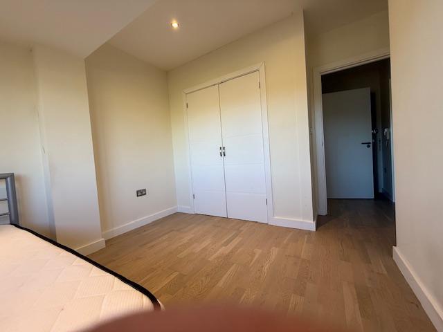 Apartment in Leatherhead - More