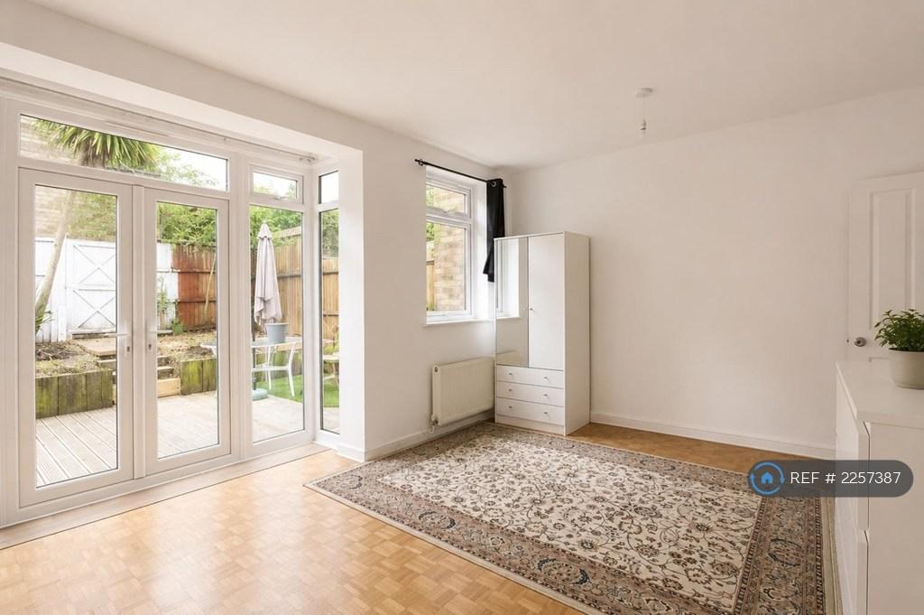 House in Putney - View 2