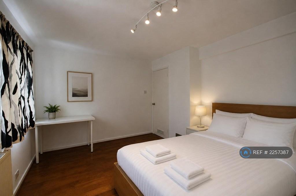 House in Putney - View 4