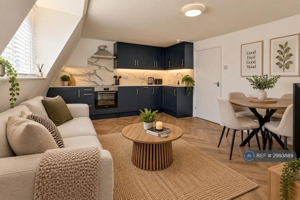 Apartment in Brighton, Round Hill - View 2