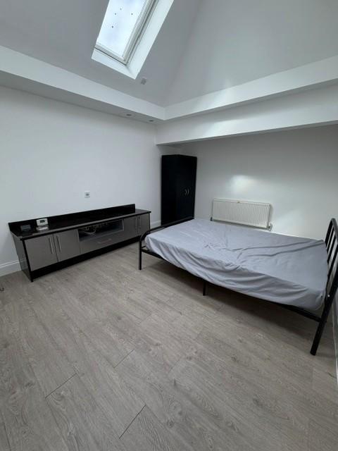 Apartment in ISLEWORTH - View 2