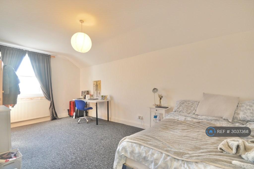 Apartment in London - View 2