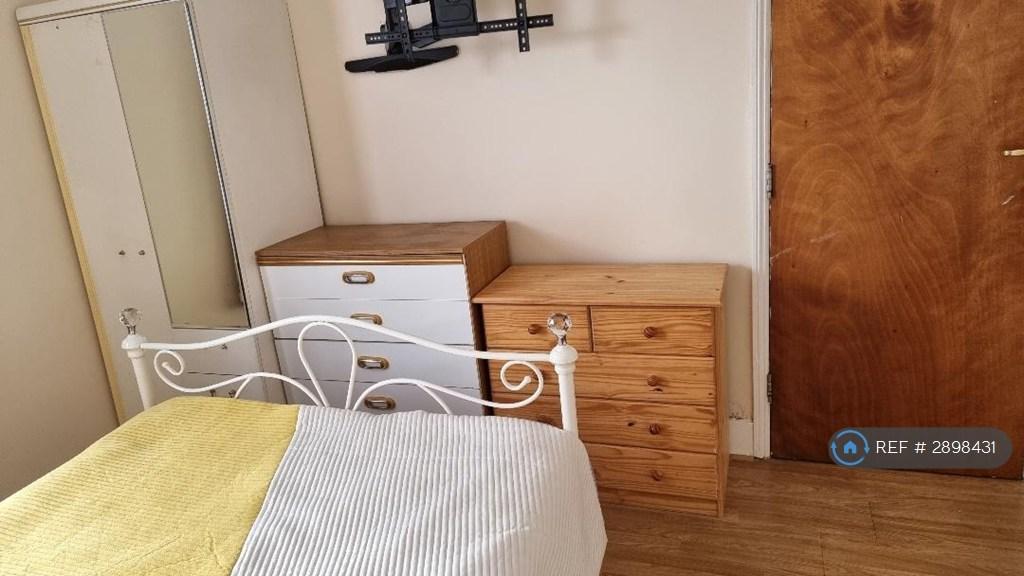 Apartment in London - View 2