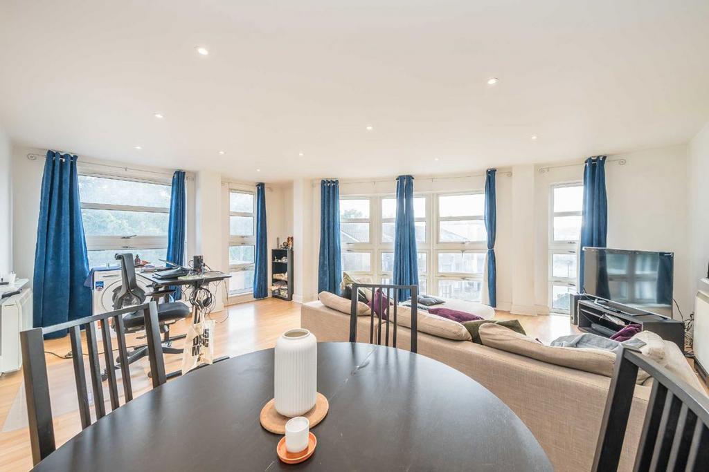 House in London - View 3