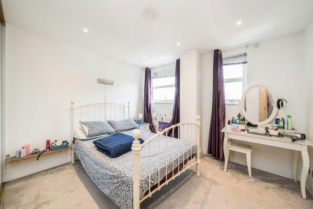 House in London - View 5