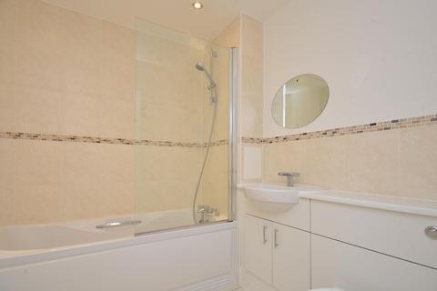 1 bedroom flat to rent, Bradfield Close, Woking, GU22
