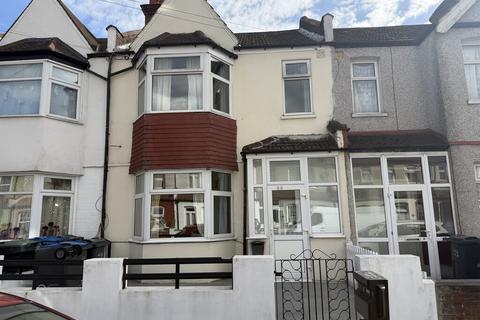 4 bedroom terraced house to rent, Colliers Water Lane, Thornton Heath CR7