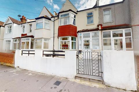4 bedroom terraced house to rent, Colliers Water Lane, Thornton Heath CR7
