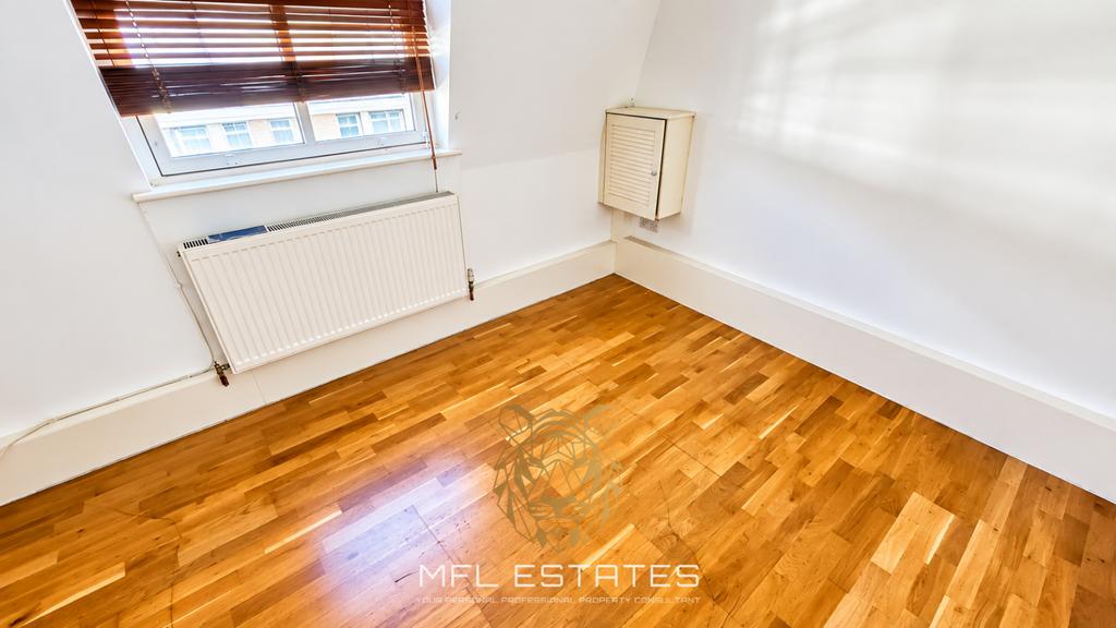 Apartment in Crystal Palace - View 4