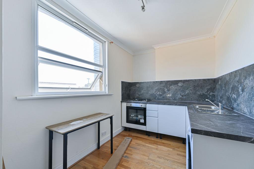 Apartment in London - View 2