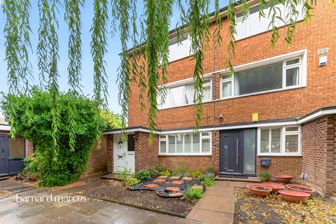 2 bedroom maisonette for sale, Courtlands Avenue, London