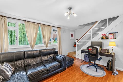 2 bedroom maisonette for sale, Courtlands Avenue, London