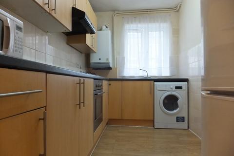 3 bedroom flat to rent, High Street, Hounslow TW3