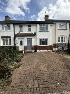 3 bedroom house to rent, Oakdene Road, Uxbridge UB10