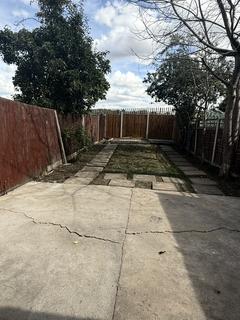 3 bedroom house to rent, Oakdene Road, Uxbridge UB10