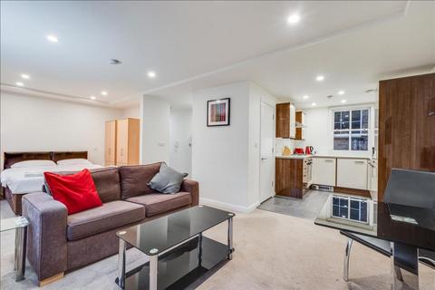 Studio to rent, Hammersmith Road, London, W14