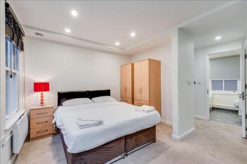 Studio to rent, Hammersmith Road, London, W14