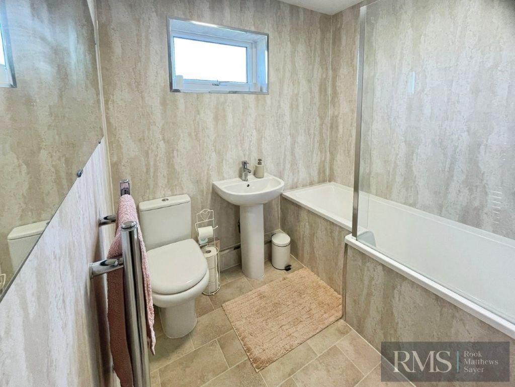 Apartment in Newcastle Upon Tyne - View 3