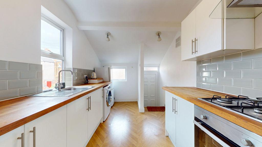 Apartment in Newcastle Upon Tyne - View 3