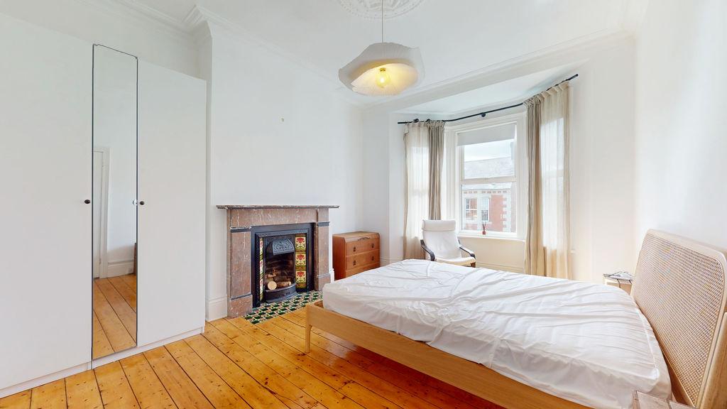 Apartment in Newcastle Upon Tyne - View 4