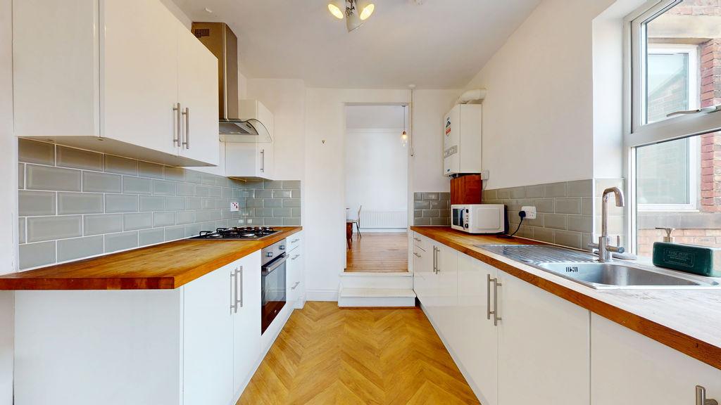 Apartment in Newcastle Upon Tyne - View 5