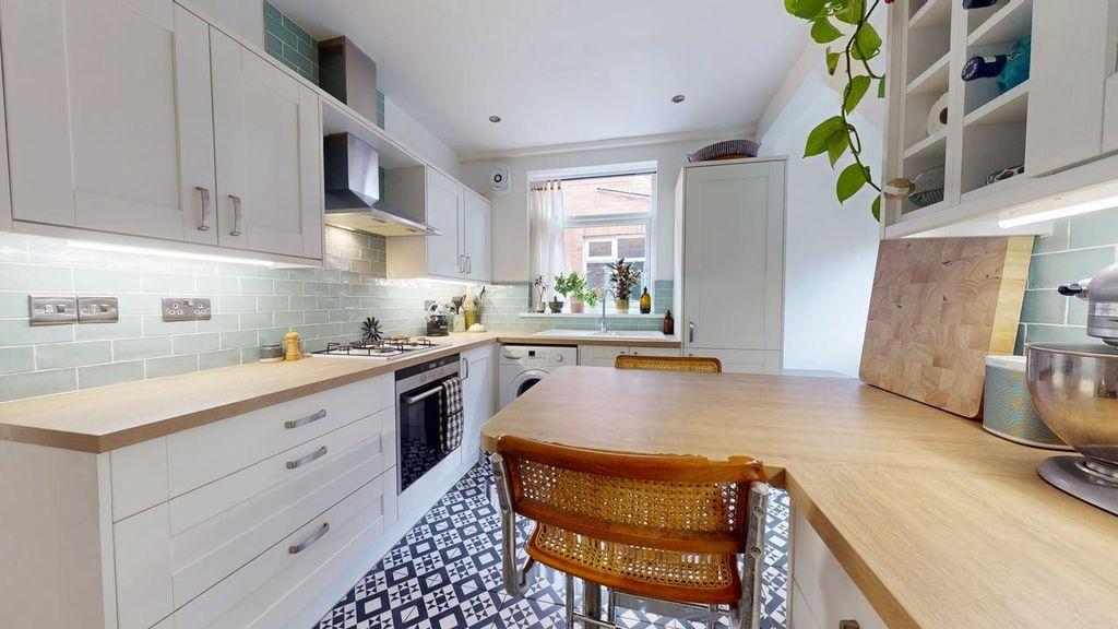 Apartment in Newcastle Upon Tyne - View 3
