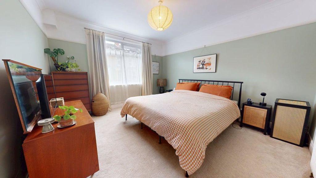 Apartment in Newcastle Upon Tyne - View 5