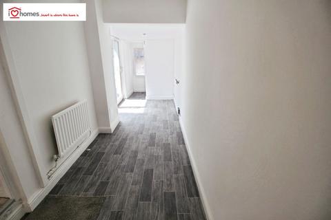 4 bedroom semi-detached house to rent, Bentley Mill Lane, Walsall