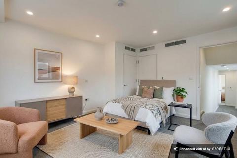 3 bedroom flat to rent, Hammersmith Road, London, W14
