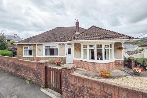 3 bedroom detached bungalow for sale, The Walk, Hengoed CF82