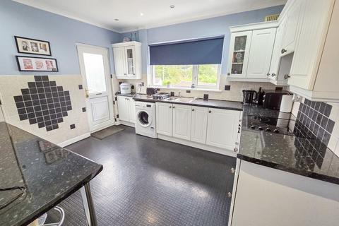 3 bedroom detached bungalow for sale, The Walk, Hengoed CF82