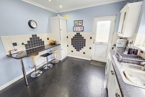 3 bedroom detached bungalow for sale, The Walk, Hengoed CF82