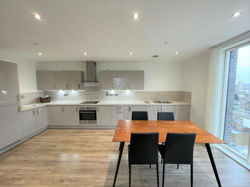 House in London - View 2