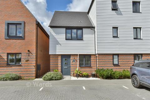 2 bedroom semi-detached house for sale, Feaver Drive, Faversham ME13