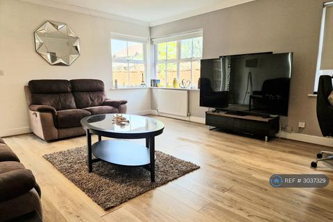 3 bedroom detached house to rent, Well Lane, Woking, GU21